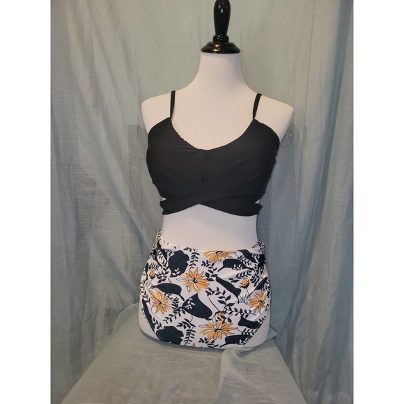 Bikini large, high waisted, black floral - Picture 1 of 2